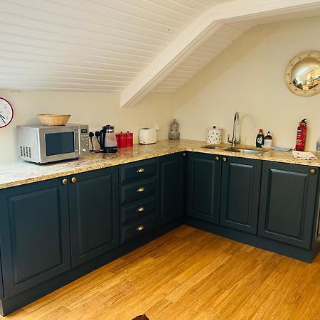 Glastonbury Festival En-Suite Studio With Kitchenette - 2 Miles To Site ภายนอก รูปภาพ